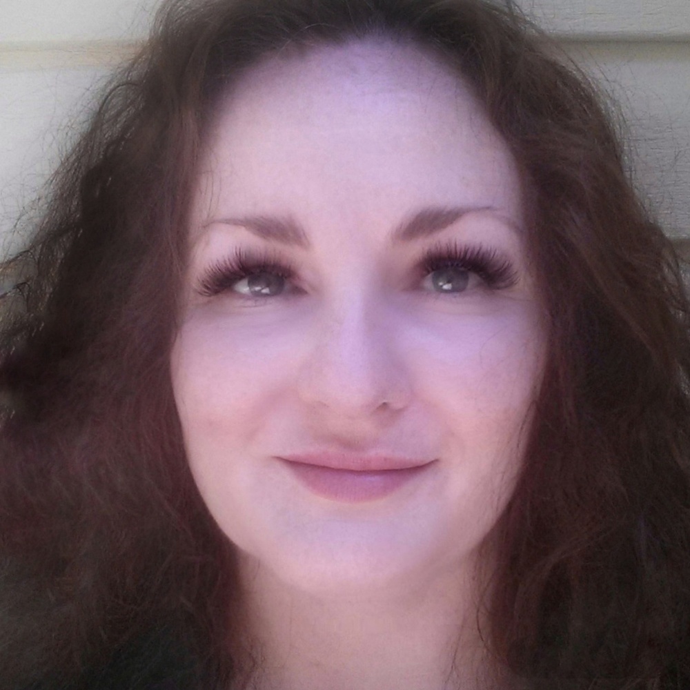 Meet Alisa, Your Posher :)